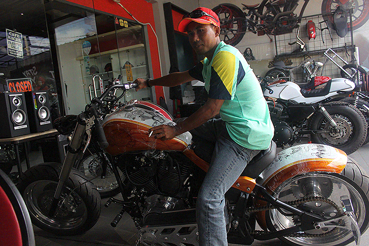 custom motorbike shop